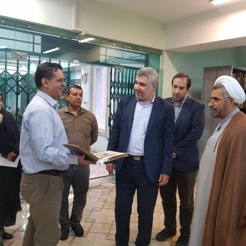 نشست مشترک کتابخانه مرکزی و معاونت فناوریهای دیجیتالی با محوریت تحول دیجیتال و هوش مصنوعی